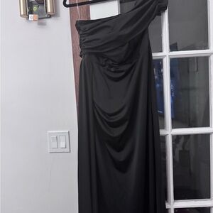 Elegant Black One-Shoulder Dress